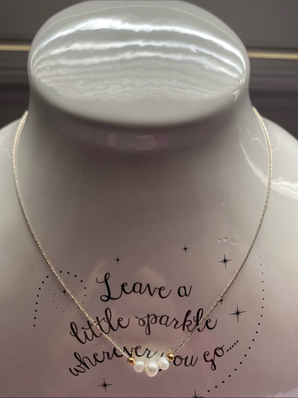 Vintage DelicateFresh water Pearl Bead Necklace - White Pearls on Gold Accents